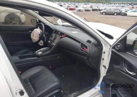 2021 Honda Insight Touring z USA, uszkodzony, nr VIN 19XZE4F91ME006392